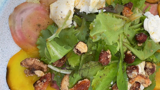 Beten Carpaccio mit karamellisierter Nussmischung - unverpackt&lose